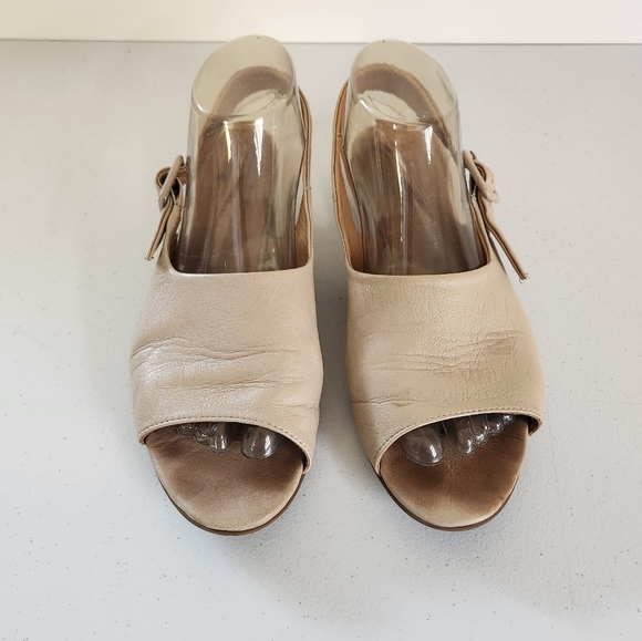 Bueno Raine Open Toe Beige Leather Sandals Shoes Size 9 EU 40 Minimalist Classic - Picture 3 of 6